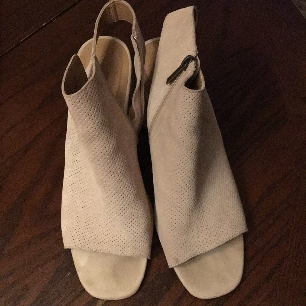 Shoes open toe size 11